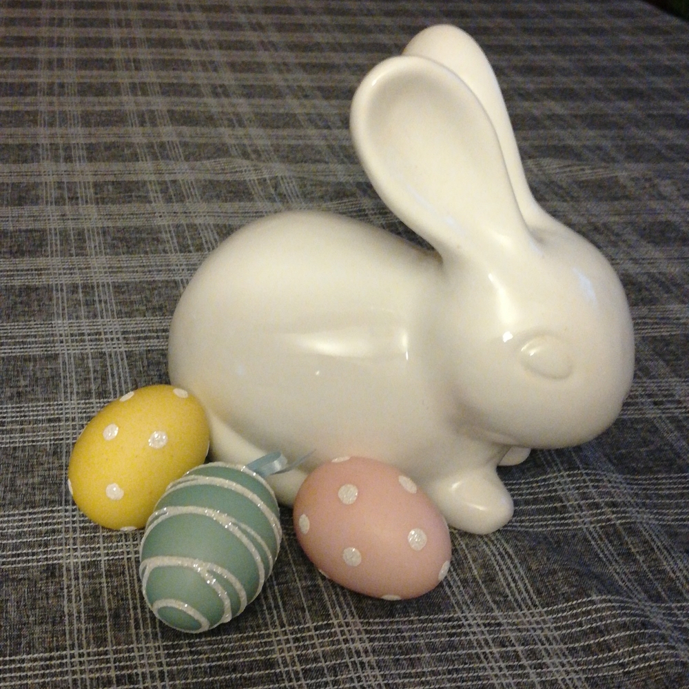 Vintage White Ceramic Rabbit - Picture 2 of 7